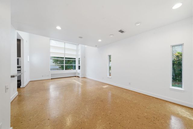 7002 Newcastle Street, Bellaire, TX 77401