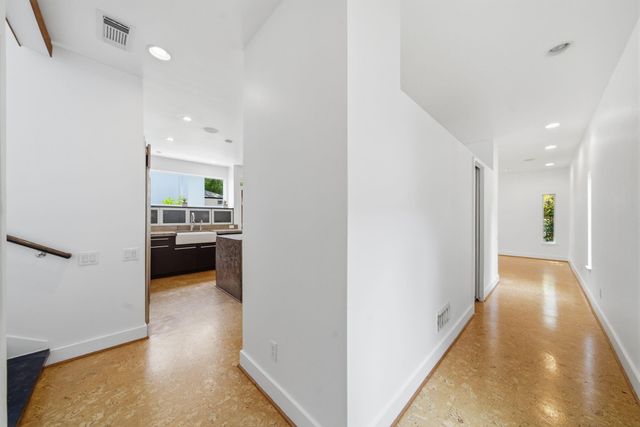 7002 Newcastle Street, Bellaire, TX 77401