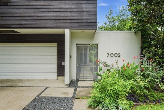 7002 Newcastle Street, Bellaire, TX 77401