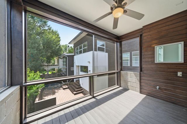 7002 Newcastle Street, Bellaire, TX 77401