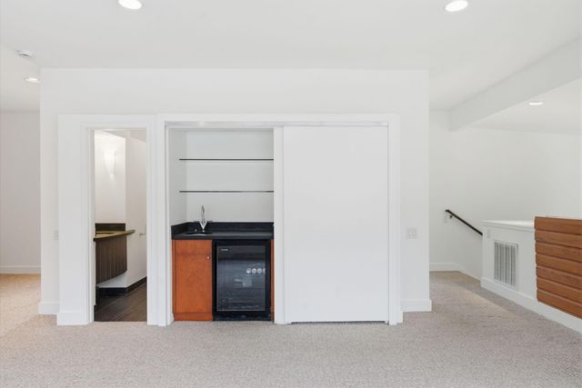 7002 Newcastle Street, Bellaire, TX 77401
