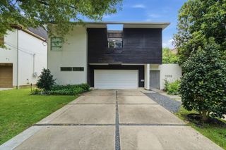 7002 Newcastle Street, Bellaire, TX 77401
