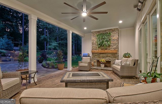 30 South Shore Drive, Newnan, GA 30263