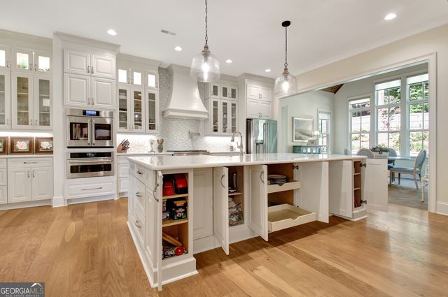 30 South Shore Drive, Newnan, GA 30263
