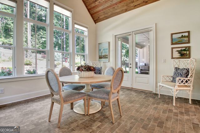 30 South Shore Drive, Newnan, GA 30263