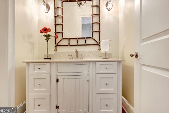 30 South Shore Drive, Newnan, GA 30263