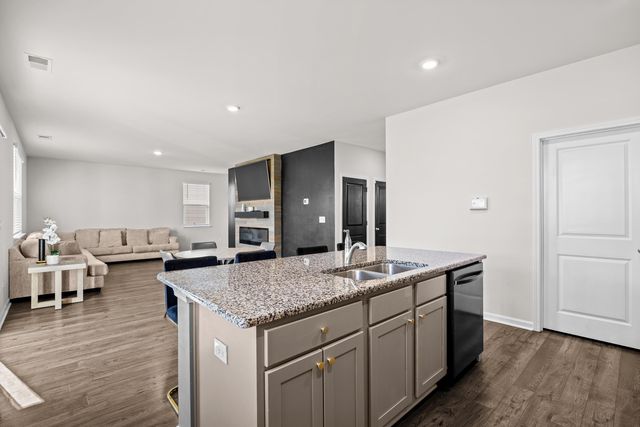 916 Blue Point Dr., Myrtle Beach, SC 29588