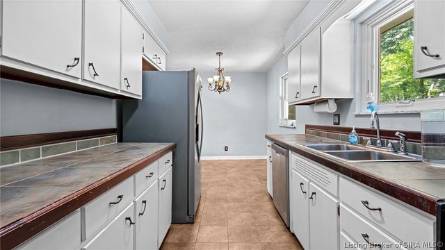 112 Cheryl Drive, New Albany, IN 47150