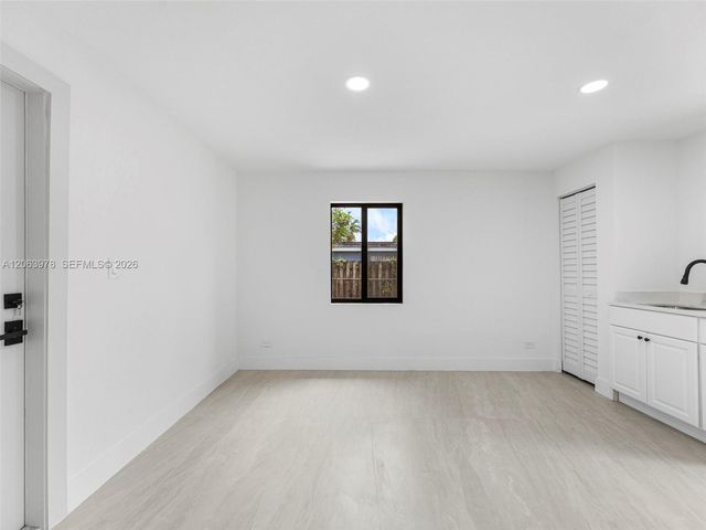 1055 Wyoming Avenue, Fort Lauderdale, FL 33312