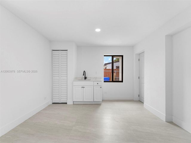 1055 Wyoming Avenue, Fort Lauderdale, FL 33312