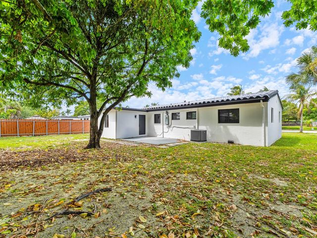 1055 Wyoming Avenue, Fort Lauderdale, FL 33312