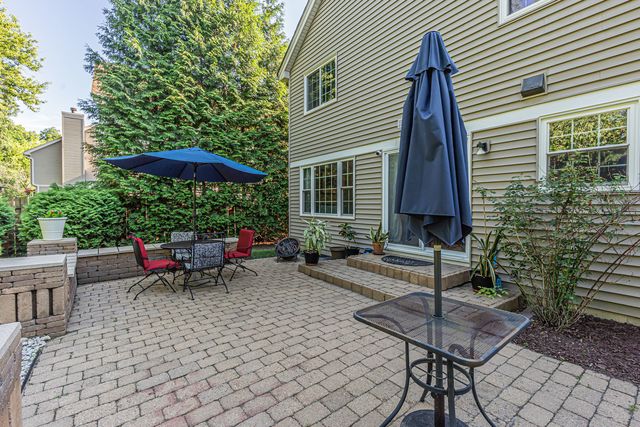 585 Marseilles Circle, Buffalo Grove, IL 60089