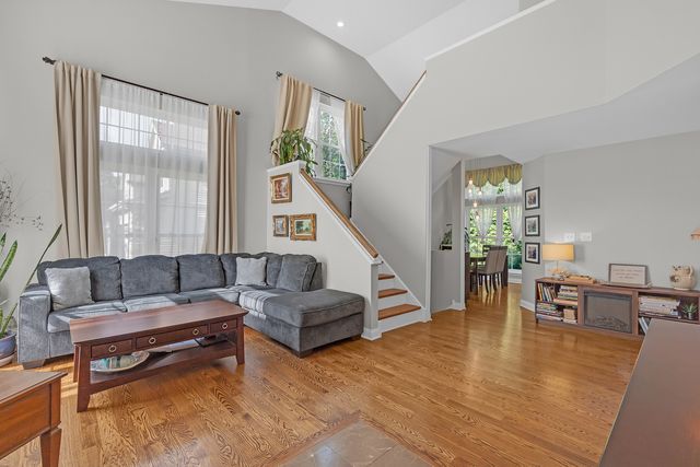 585 Marseilles Circle, Buffalo Grove, IL 60089