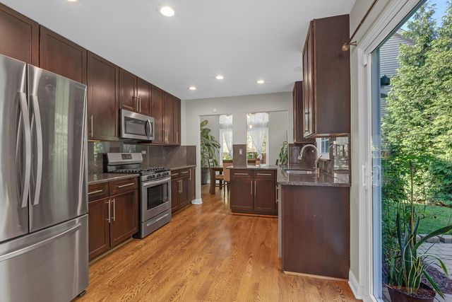 585 Marseilles Circle, Buffalo Grove, IL 60089