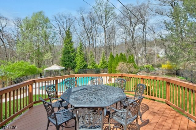 259 Long Meadow Rd, Kinnelon Boro, NJ 07405