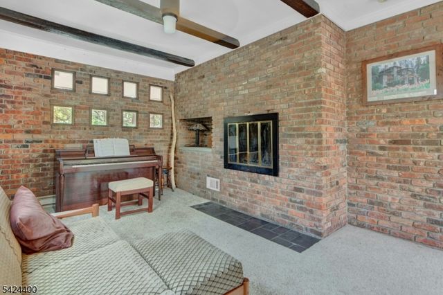 259 Long Meadow Rd, Kinnelon Boro, NJ 07405