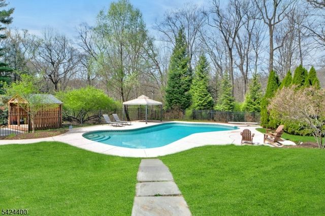 259 Long Meadow Rd, Kinnelon Boro, NJ 07405