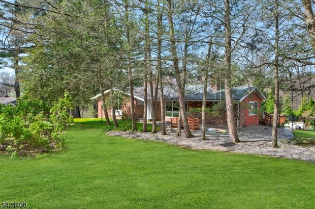 259 Long Meadow Rd, Kinnelon Boro, NJ 07405