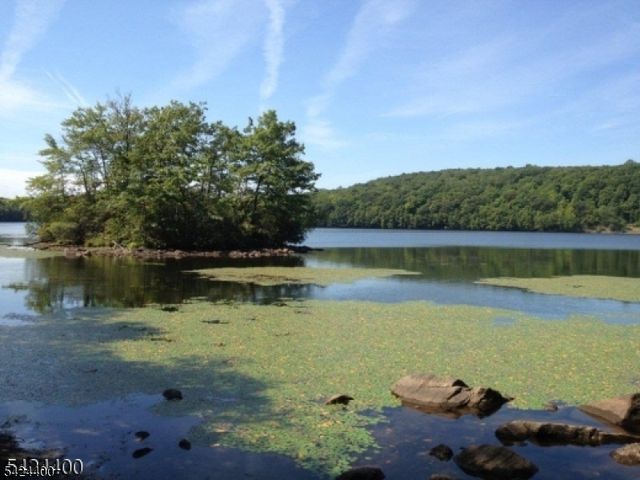 259 Long Meadow Rd, Kinnelon Boro, NJ 07405