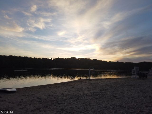 259 Long Meadow Rd, Kinnelon Boro, NJ 07405