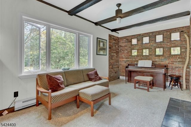 259 Long Meadow Rd, Kinnelon Boro, NJ 07405