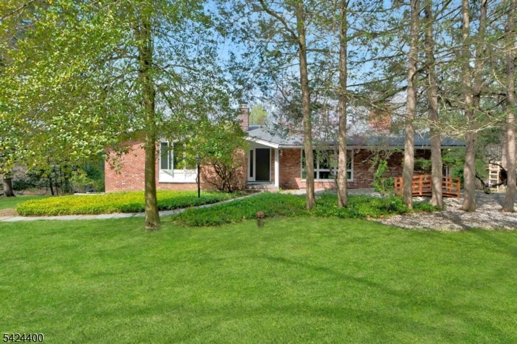 259 Long Meadow Rd, Kinnelon Boro, NJ 07405