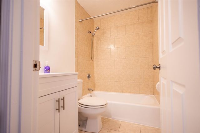 21 Erick Rd 16, Mansfield, MA 02048