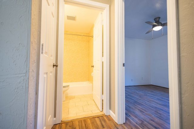 21 Erick Rd 16, Mansfield, MA 02048