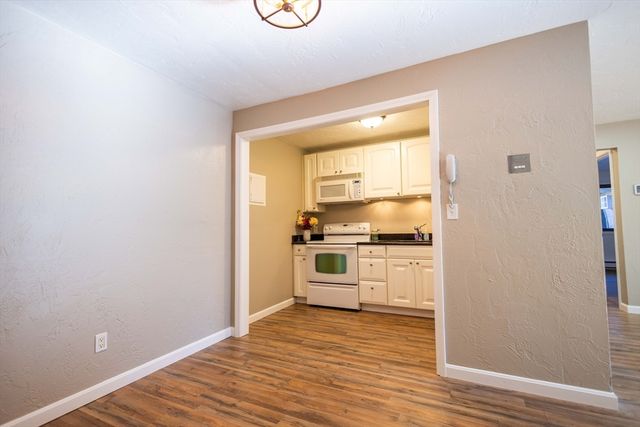 21 Erick Rd 16, Mansfield, MA 02048