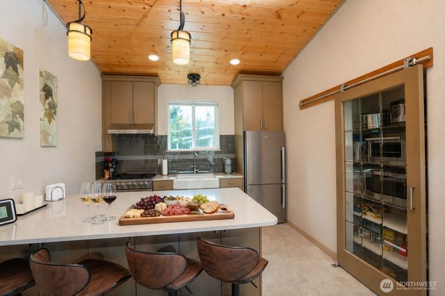 216 Huckleberry Hill Drive, Port Angeles, WA 98363