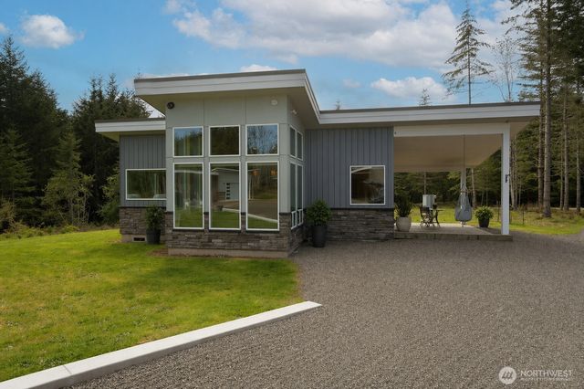 216 Huckleberry Hill Drive, Port Angeles, WA 98363