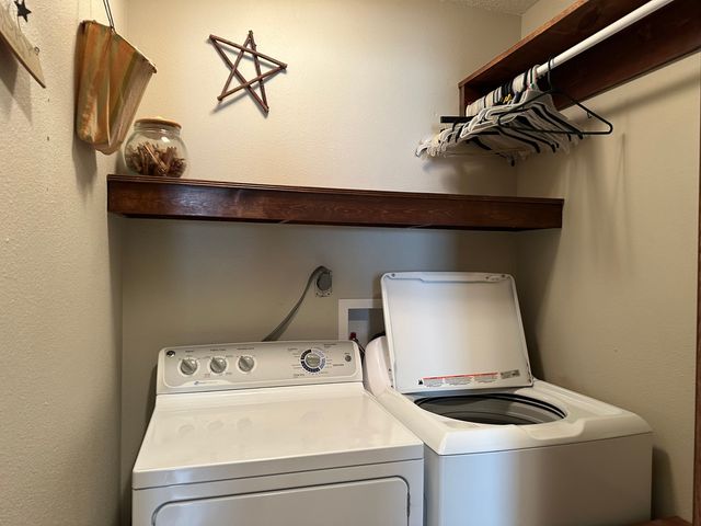 12855 Lawrence Road, Sterling, IL 61081