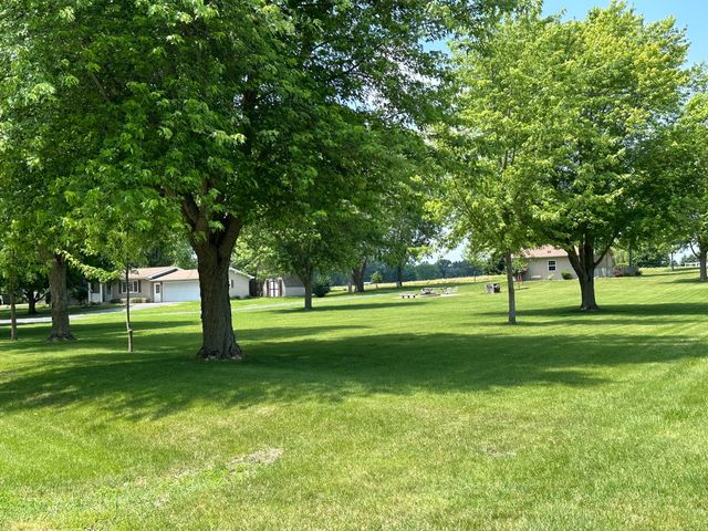 12855 Lawrence Road, Sterling, IL 61081