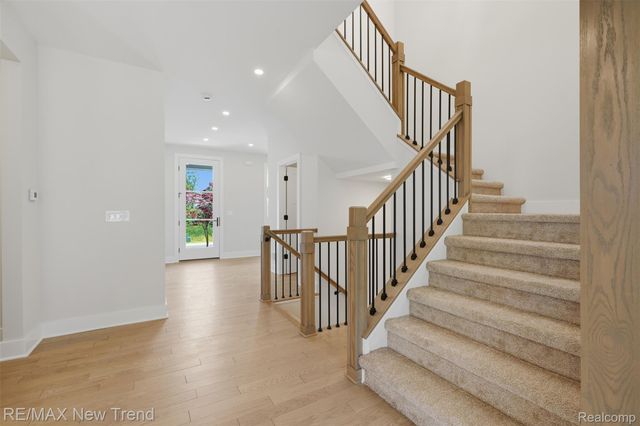 203 Mountain View Lane, Milford Village, MI 48381