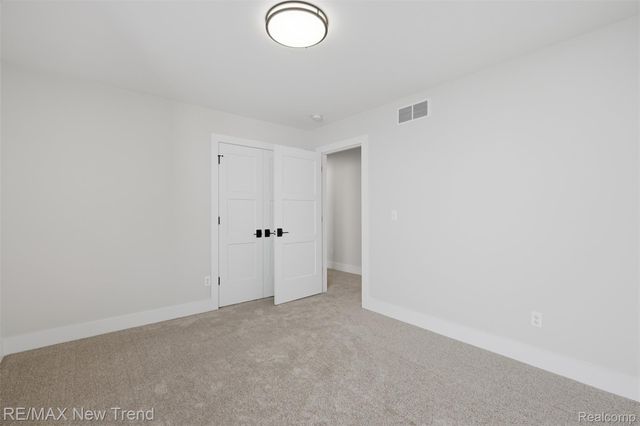 203 Mountain View Lane, Milford Village, MI 48381