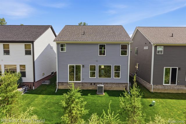 203 Mountain View Lane, Milford Village, MI 48381