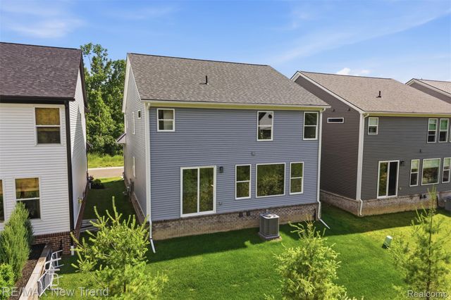 203 Mountain View Lane, Milford Village, MI 48381