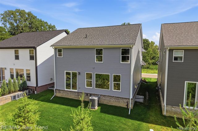 203 Mountain View Lane, Milford Village, MI 48381