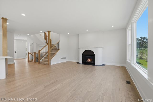 203 Mountain View Lane, Milford Village, MI 48381