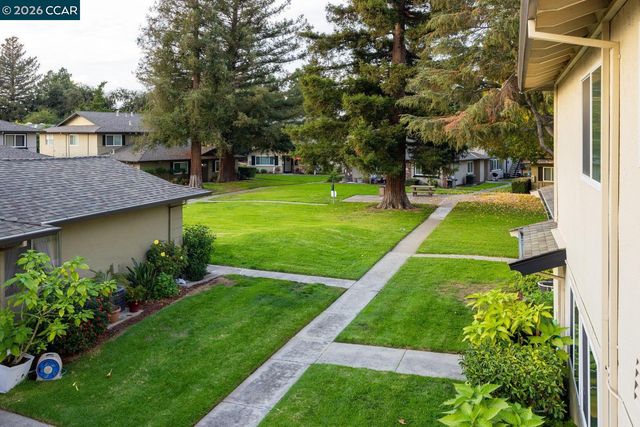 1033 Mohr Ln D, Concord, CA 94518