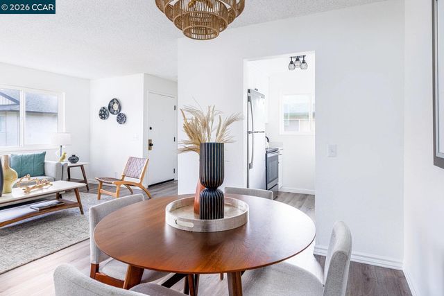 1033 Mohr Ln D, Concord, CA 94518