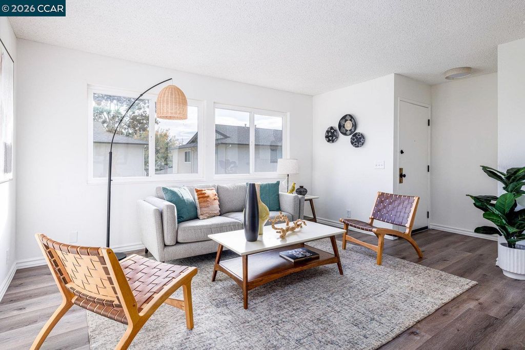 1033 Mohr Ln D, Concord, CA 94518