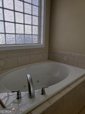 426 Stillwood Drive, Newnan, GA 30265