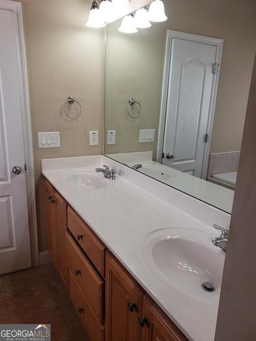 426 Stillwood Drive, Newnan, GA 30265