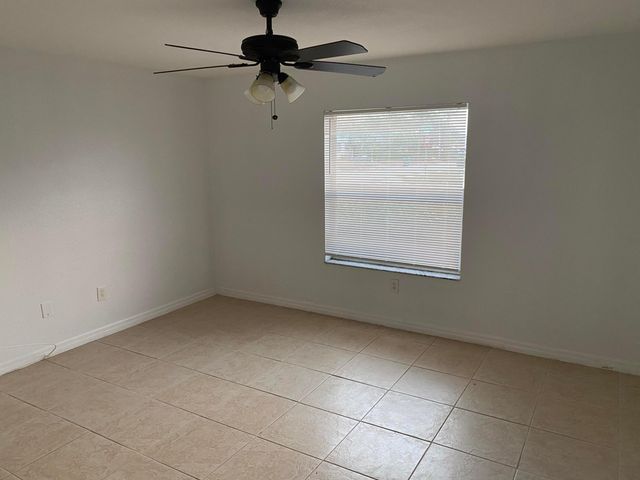 618 NE 1st Street B, Boynton Beach, FL 33435