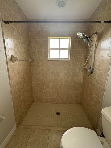 618 NE 1st Street B, Boynton Beach, FL 33435