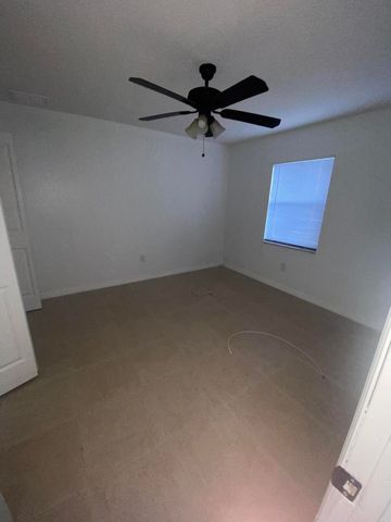618 NE 1st Street B, Boynton Beach, FL 33435