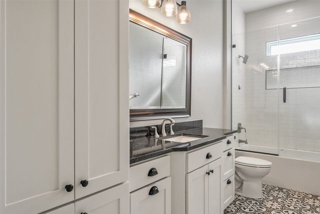 7580 Northlake Drive, Tyler, TX 75703