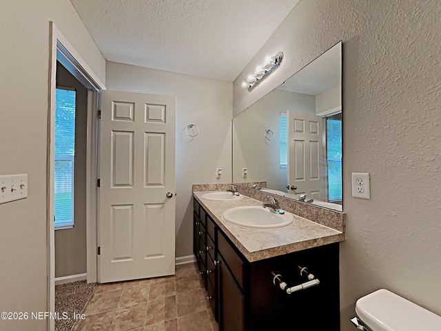 1384 SARAHS LANDING Drive, Jacksonville, FL 32221