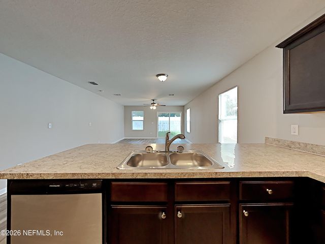 1384 SARAHS LANDING Drive, Jacksonville, FL 32221